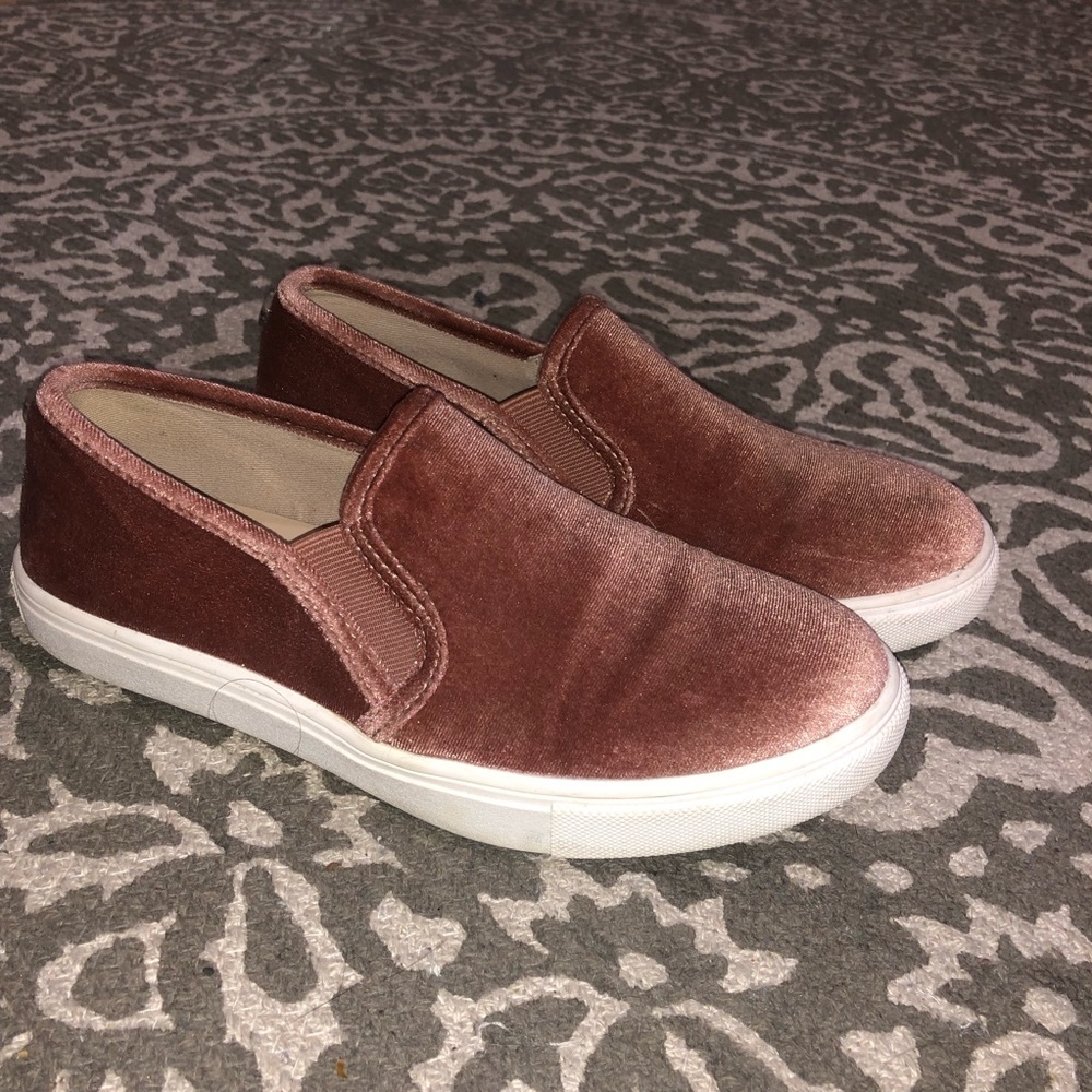 Pink Velvet Steve Madden slip-on
